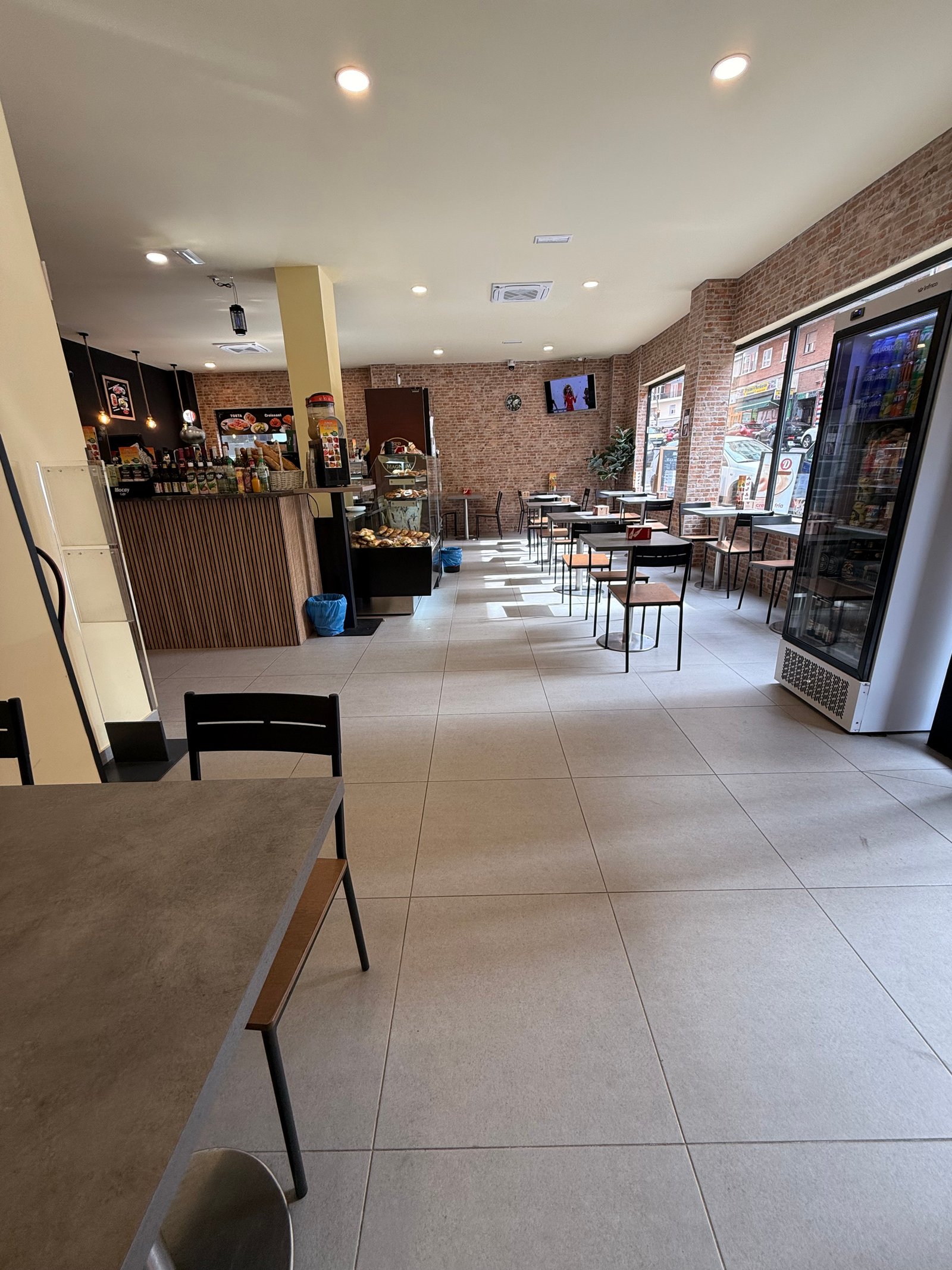 Vista de la zona interior del café