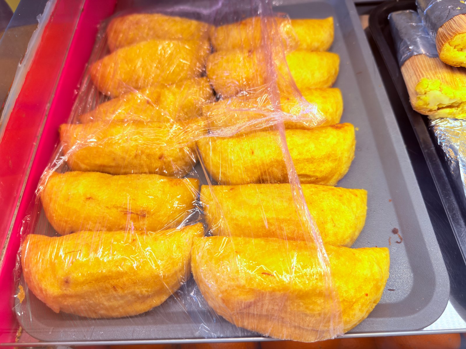 Bandeja con productos horneados
